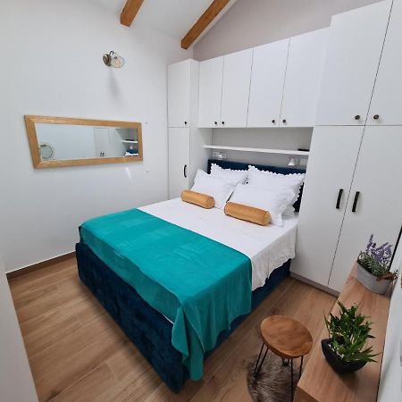 Apartman Bracera Primošten Esterno foto