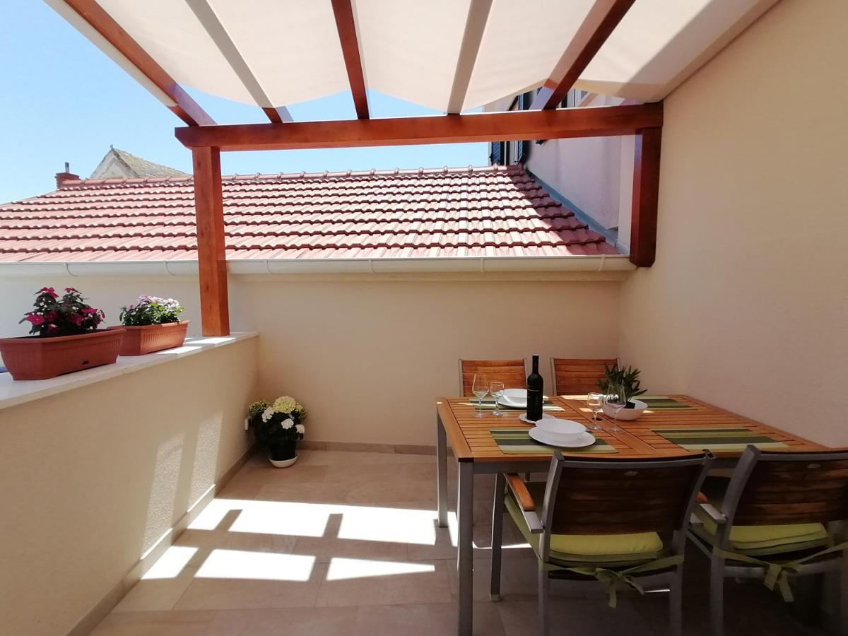 Apartman Bracera Primošten Esterno foto