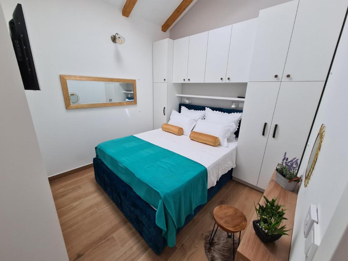 Apartman Bracera Primošten Esterno foto