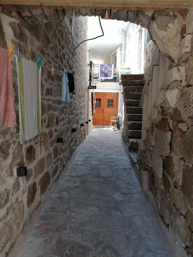 Apartman Bracera Primošten Esterno foto