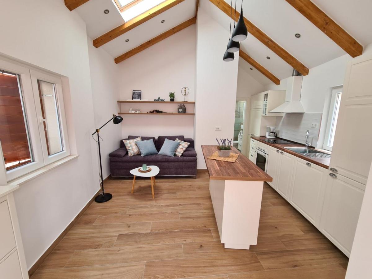 Apartman Bracera Primošten Esterno foto